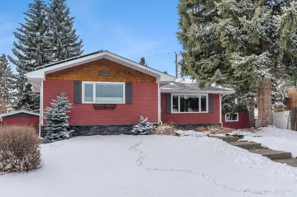 5411 Ladbrooke DR SW, Calgary, AB T3E 5X9