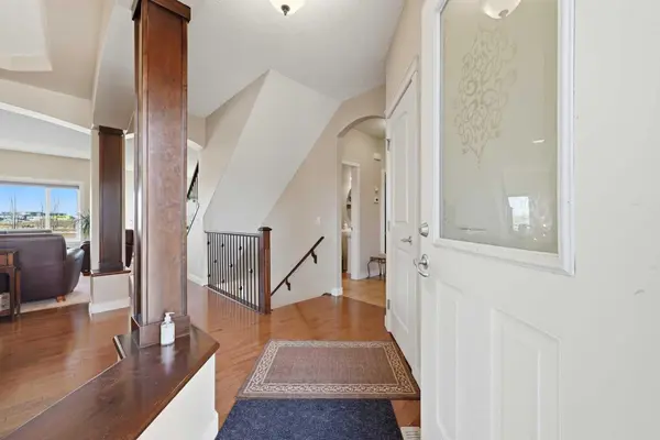 212 Springmere RD, Chestermere, AB T1X 1R3