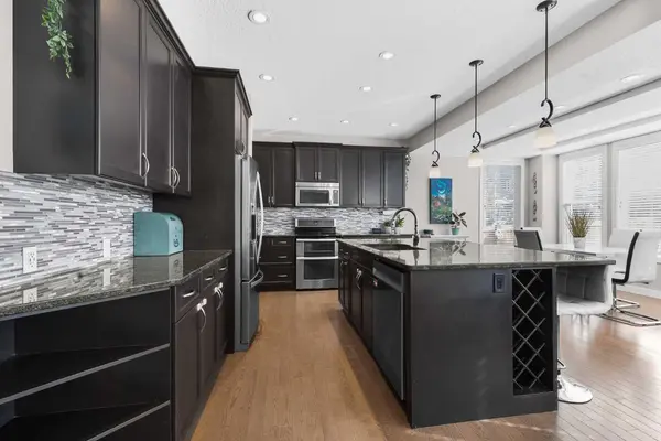 282 Mountainview DR, Okotoks, AB T1S 0N1