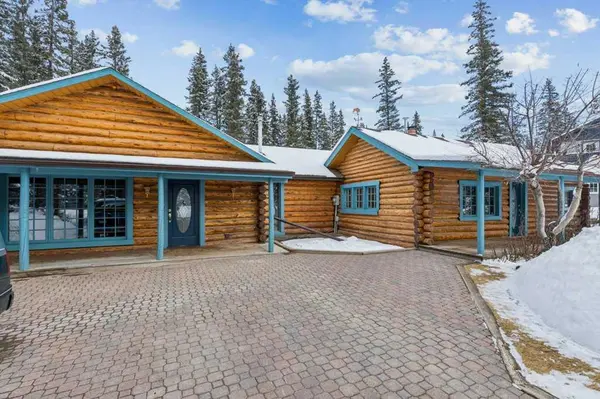 4 Pine AVE, Bragg Creek, AB T0L 0K0