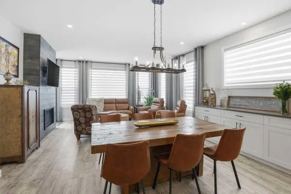 111 Crestridge VW SW, Calgary, AB T3B 1G8