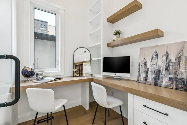 525 32 ST NW, Calgary, AB T2N 2V8