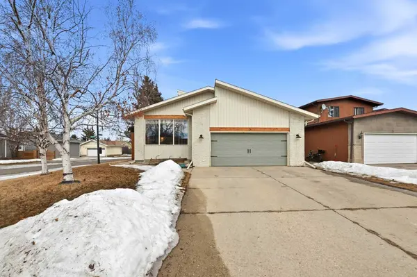 5 Crawford ST, Red Deer, AB T4P2G4