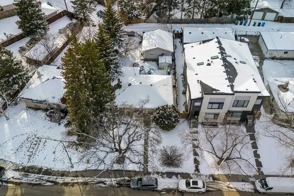 3131 33 ST SW, Calgary, AB T3E 2V1