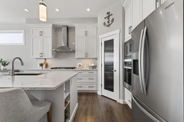 55 Mist Mountain Rise, Okotoks, AB T1S 5R4