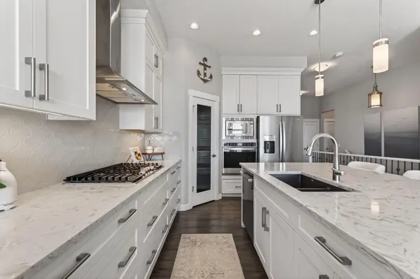 55 Mist Mountain Rise, Okotoks, AB T1S 5R4