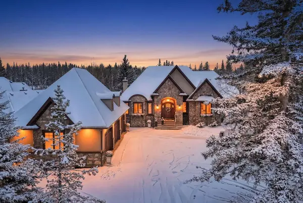 17 Hawks Landing DR, Priddis Greens, AB T0L1W0