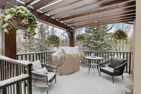 17 Hawks Landing DR, Priddis Greens, AB T0L1W0