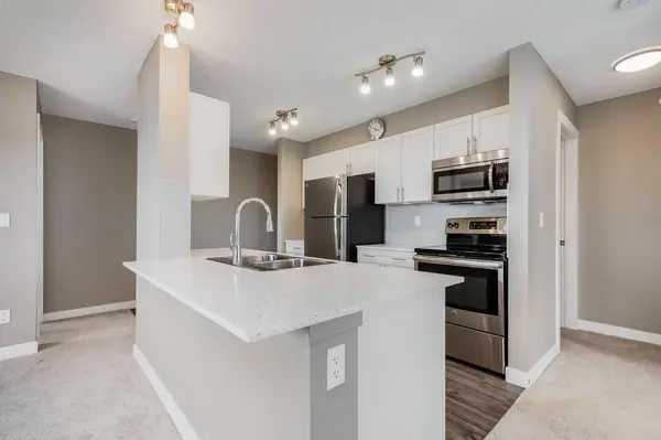 20 Kincora Glen PARK NW #402, Calgary, AB T3R1R9