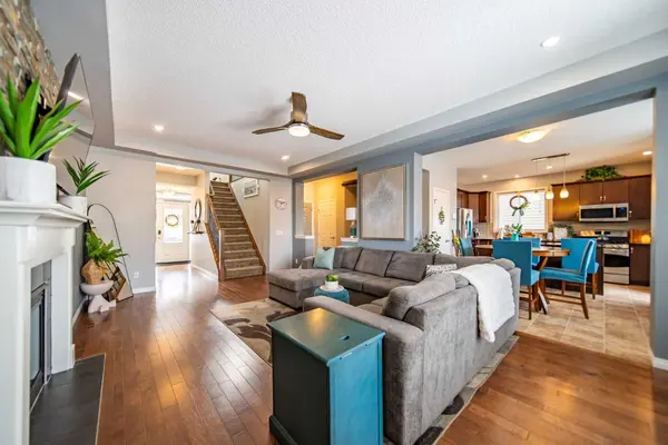 322 Windridge VW SW, Airdrie, AB T4B 3R9