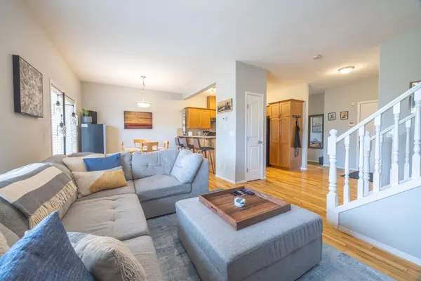 720 Willowbrook RD NW #102, Airdrie, AB T4B 2Y9