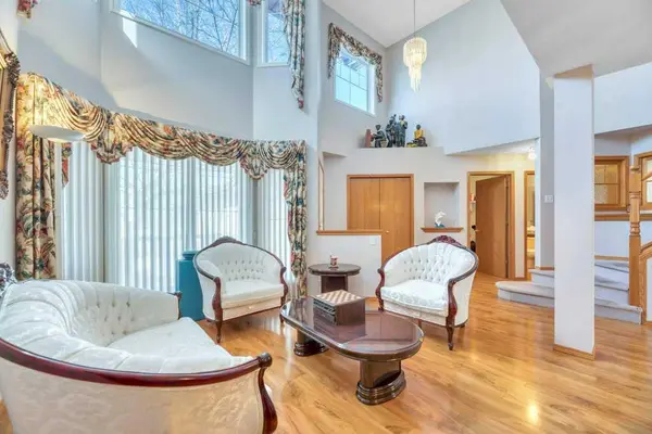 52 Country Hills GN NW, Calgary, AB T3K 4Y4