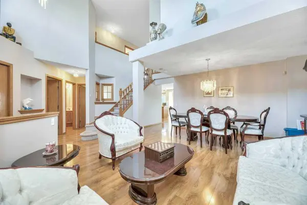 52 Country Hills GN NW, Calgary, AB T3K 4Y4