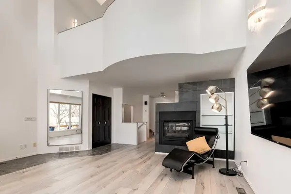 88 34 AVE SW, Calgary, AB T2S3B5