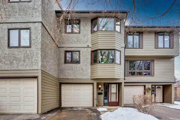 23 Glamis DR SW #73, Calgary, AB T3E 6S3