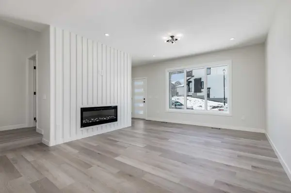 1989 McCaskill DR, Crossfield, AB T0M 0S0