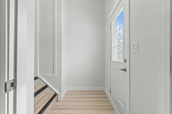 937 Marcombe DR NE, Calgary, AB T2A 3H2