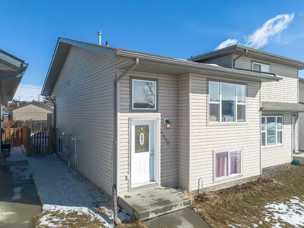 4506 45 Avenue Close, Rocky Mountain House, AB T4T 1W8