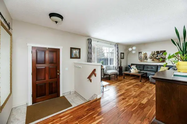 11 Nellis AVE, Red Deer, AB T4P 2C2