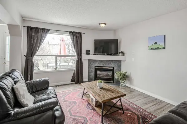 207 Crystalridge PL, Okotoks, AB T1S1T9