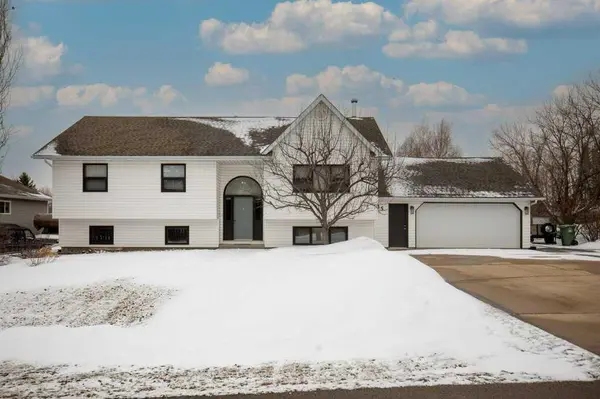 45 Ravenscrag CRES, Norglenwold, AB T4S 1S5