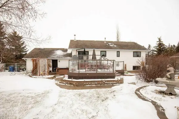 45 Ravenscrag CRES, Norglenwold, AB T4S 1S5