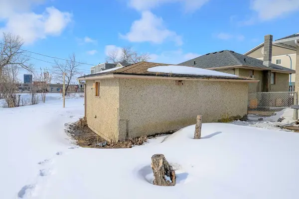 9723 100 AVE, Grande Prairie, AB T8V0T5