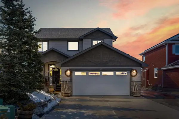 45 Hanson HOLW NE, Langdon, AB T0J 1X1