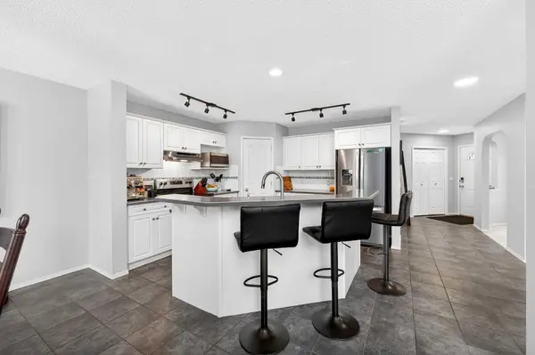 60 Citadel Ridge Close NW, Calgary, AB T3G 4V6