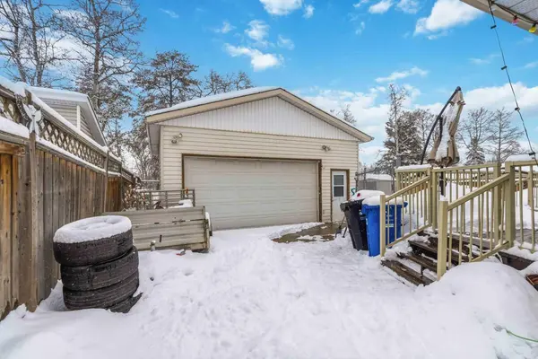 18 Clark CRES, Fort Mcmurray, AB T9H 1M8