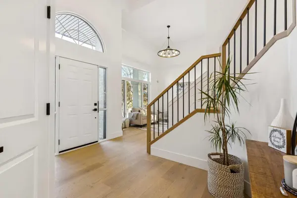 5 Mckenzie Lake PT SE, Calgary, AB T2Z 1L7