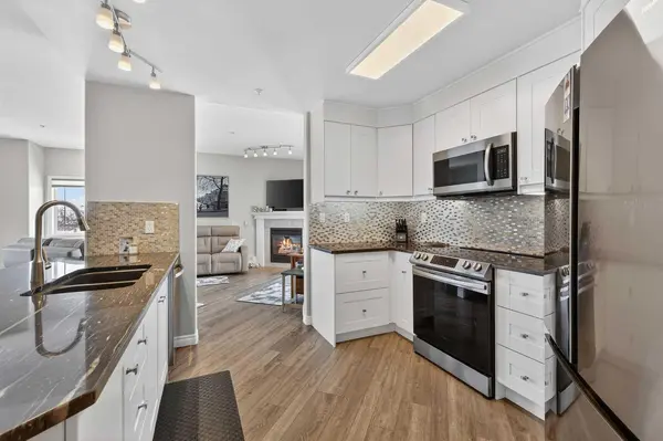 43 Westlake CIR #202, Strathmore, AB T1P1T6