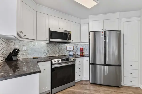 43 Westlake CIR #202, Strathmore, AB T1P1T6