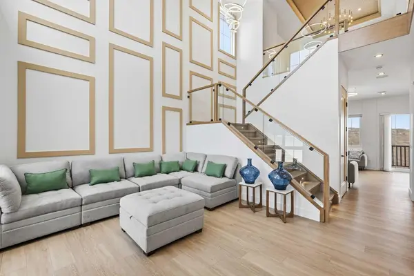 230 Royal Birch VW NW, Calgary, AB T3G 5J8