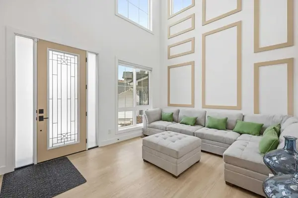 230 Royal Birch VW NW, Calgary, AB T3G 5J8