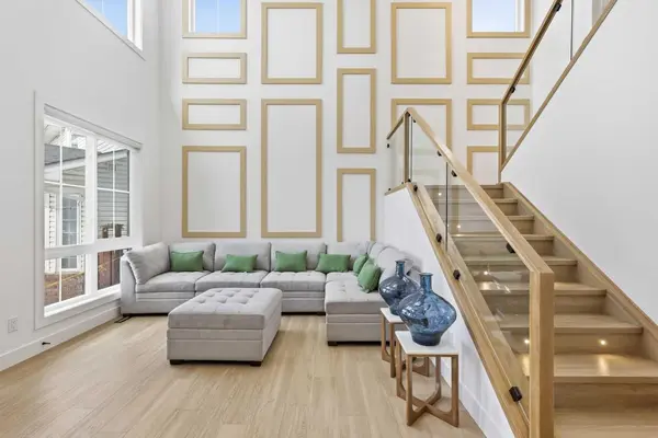 230 Royal Birch VW NW, Calgary, AB T3G 5J8