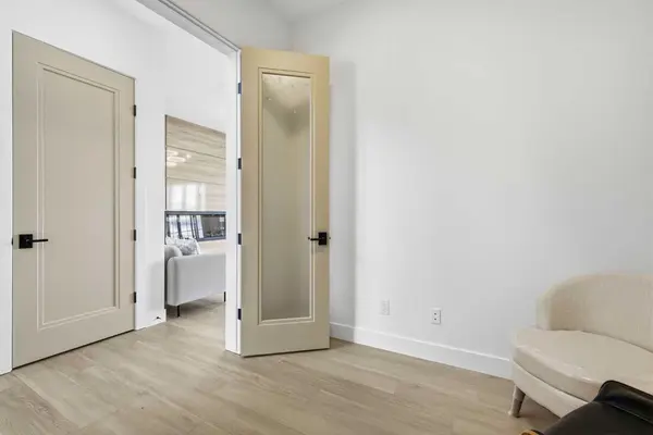 230 Royal Birch VW NW, Calgary, AB T3G 5J8