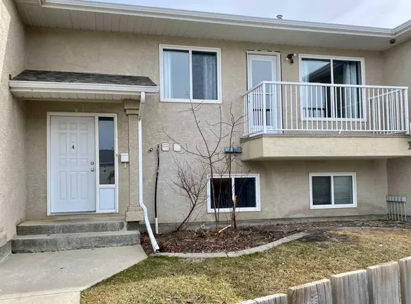 5 Tartan BLVD W #4, Lethbridge, AB T1J 4Y5