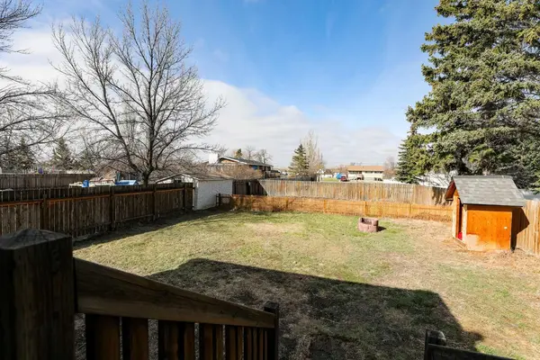 174 S 2 ST W, Magrath, AB T0K 1J0