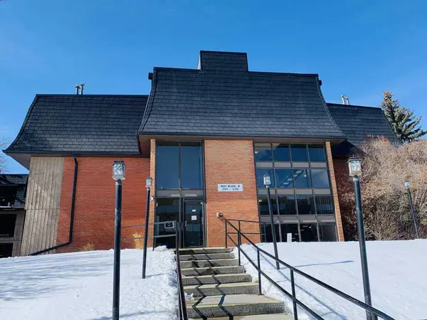 4001B 49 ST NW #2106, Calgary, AB T3A 2C9