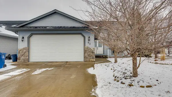 42 Eastpointe, Blackfalds, AB T4M 0G6