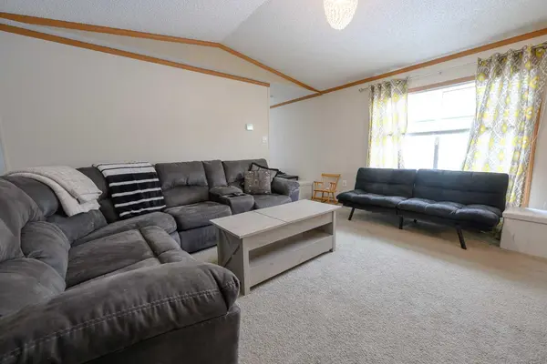 8714 88C ST, Grande Prairie, AB T8X0C5