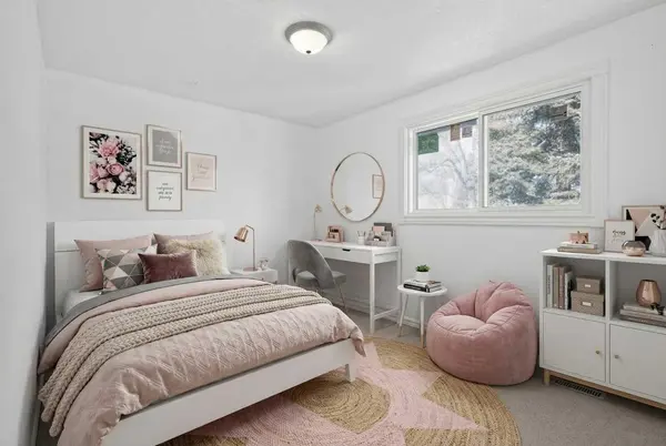 247 Templewood RD NE, Calgary, AB T1Y4B1