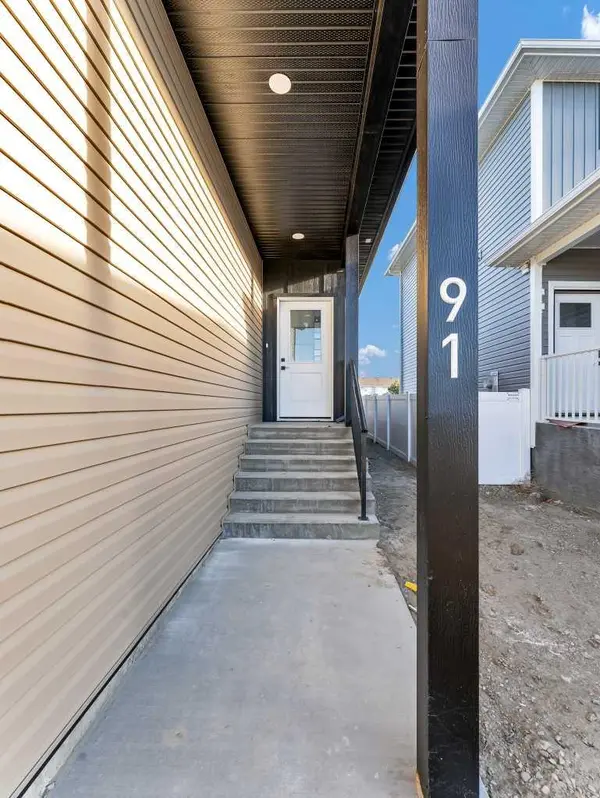 91 Sierra RD SW, Medicine Hat, AB T1B 4Y6