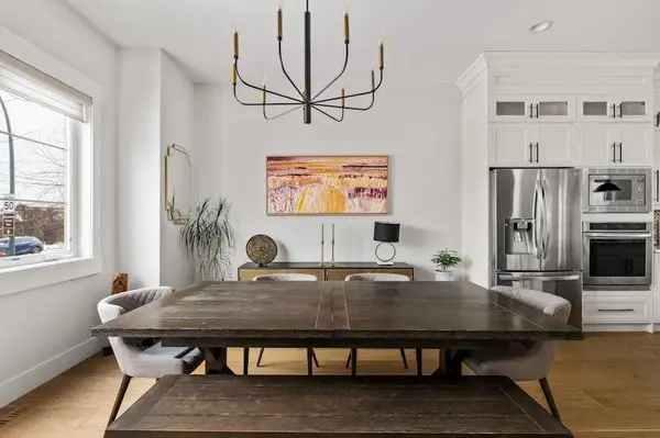 3917 16 ST SW, Calgary, AB T2T 4H5