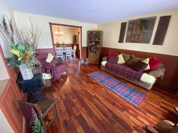 201 HANSEN DR, Hinton, AB T7V1J1