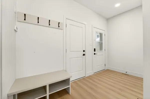 2518 44 ST S, Lethbridge, AB T1K 8L6