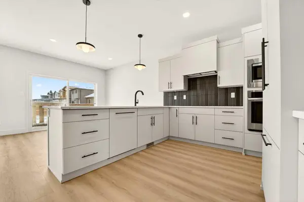 2518 44 ST S, Lethbridge, AB T1K 8L6