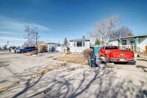 6724 17 AVE SE #180, Calgary, AB T2A 0W5