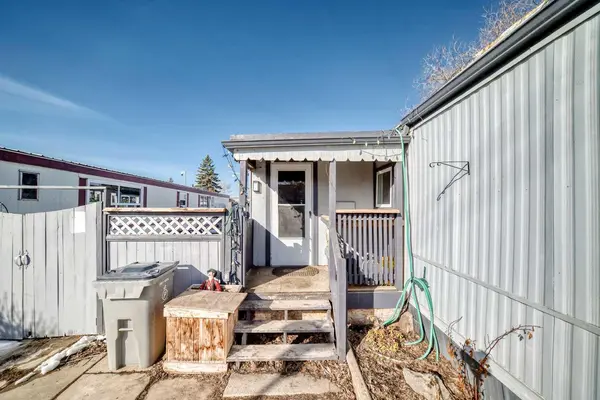 6724 17 AVE SE #180, Calgary, AB T2A 0W5